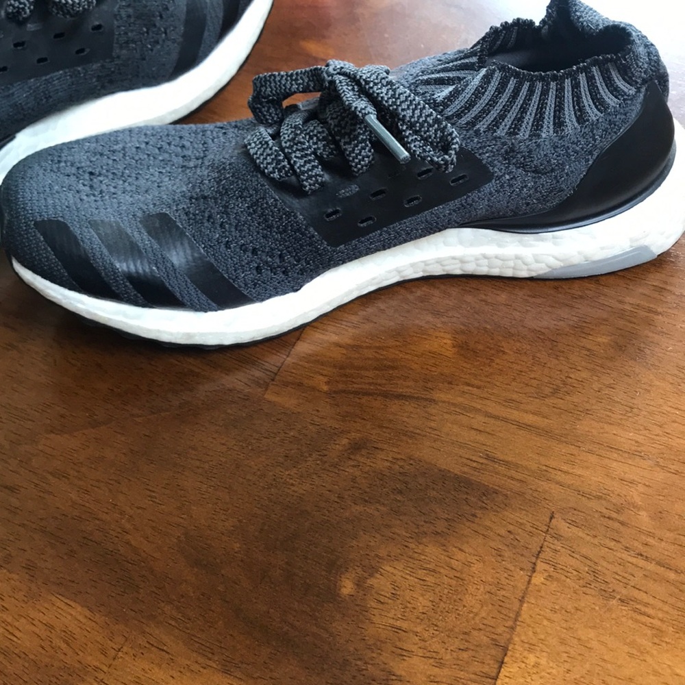 Comfy Adidas - Picture 5 of 8